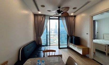 Giá Căn Hộ Vinhomes Golden River Năm 2026